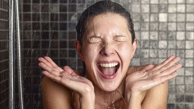 Kontrast dusche, um die Brustgröße zu erhöhen